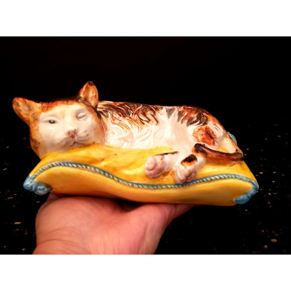 Calico Kitten Cat Sleeping on Pillow Italy Ceramic Vintage - Picture 12 of 13